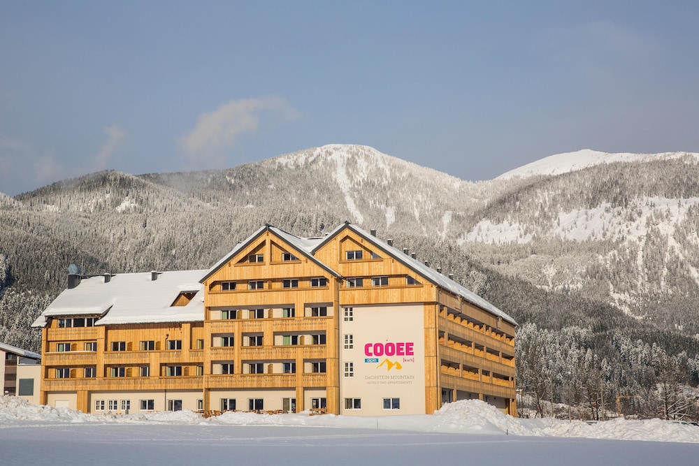 COOEE alpin Hotel Dachstein - carbon neutral hotel in Gosau