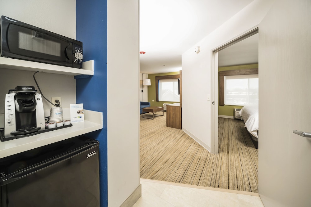 Holiday Inn Express Chicago NW Vernon Hills an IHG Hotel - photo 3