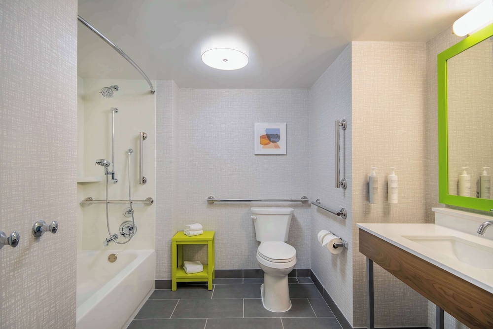 Hampton Inn East Aurora - photo 27