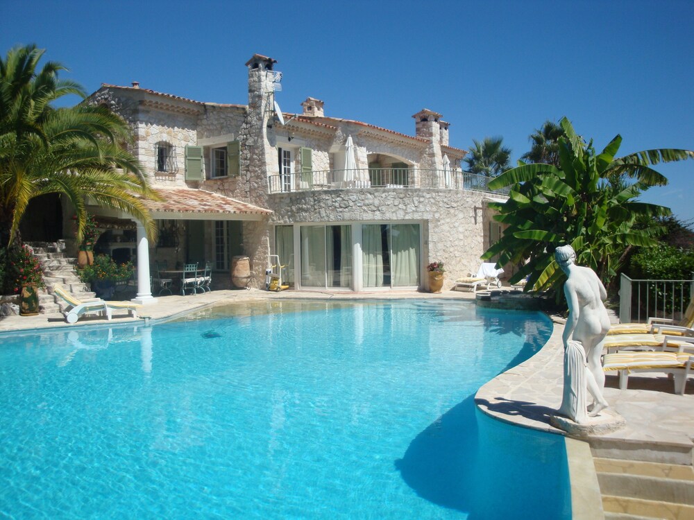 La Bergerie B&B — 4-Star Luxury Hotel in Vence, France