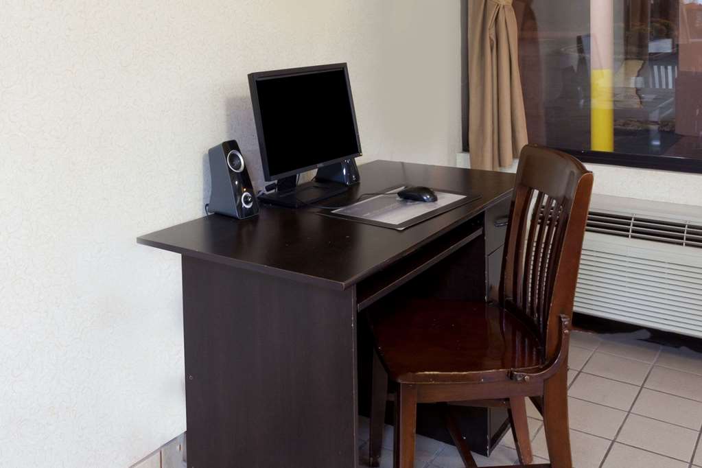 Super 8 by Wyndham Knoxville West Farragut - photo 18