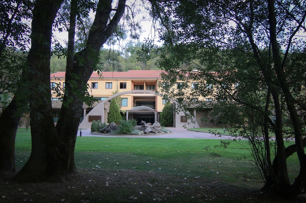 Balneario Valle del Jerte — 4-Star Luxury Hotel in Valdastillas, Spain