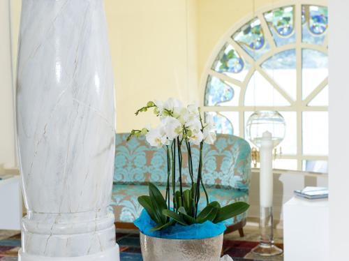 Villa Christina — 4-Star Luxury Hotel in Poertschach Am Woerthersee, Austria