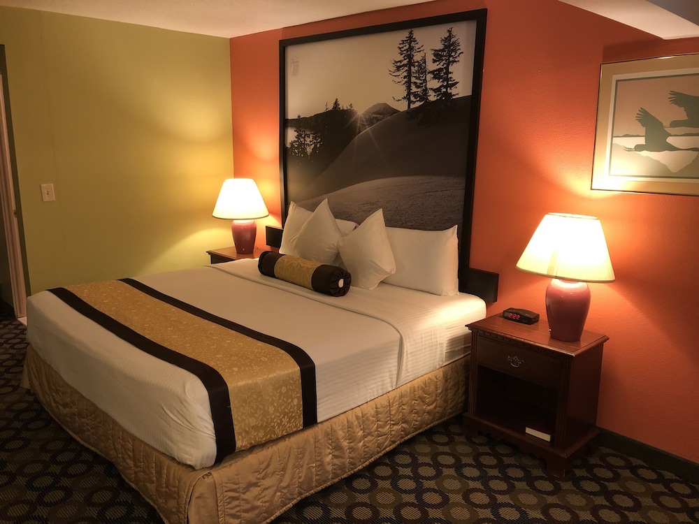 Super 8 by Wyndham Ontario - photo 5