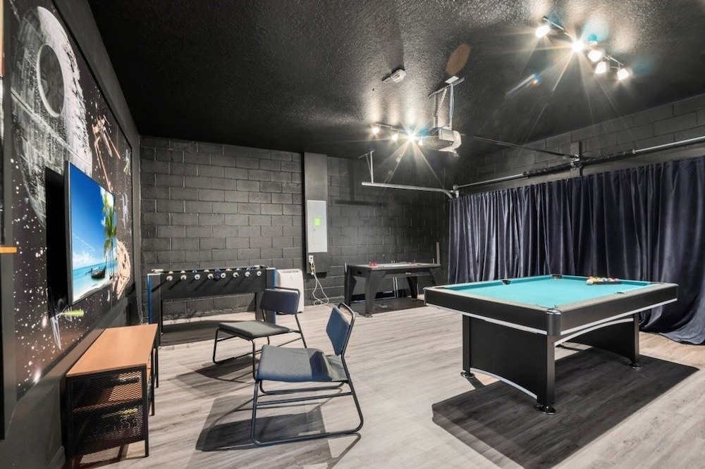 5 Bed With Fantastic Game Room In Fun Resort 5 Bedroom Townhouse by RedAwning - photo 35