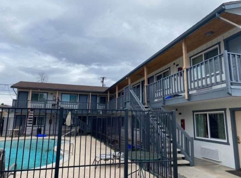 Ramona Valley Inn - photo 8