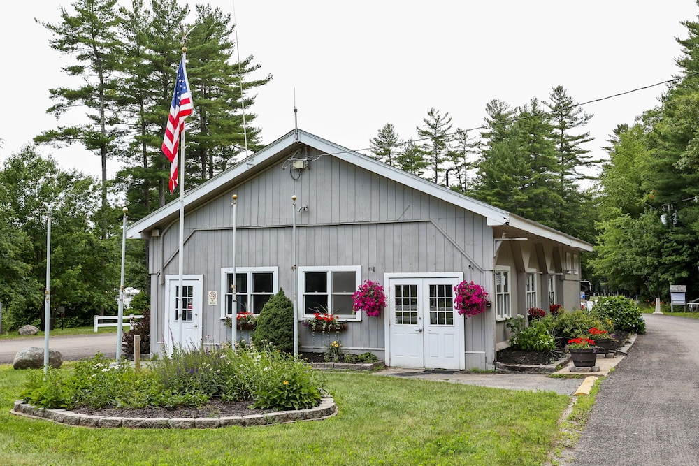 Tuxbury Pond Camping Resort Cottage - photo 77