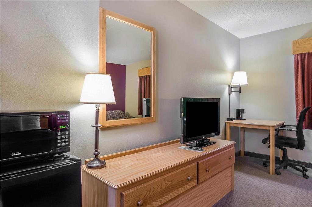 Rodeway Inn Hesston KS - photo 16