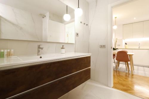 Apartamentos Ave Maria — 4-Star Luxury Hotel in Madrid, Spain