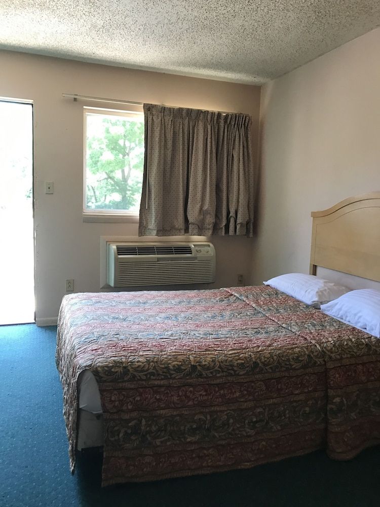 Red Maple Inn - photo 16