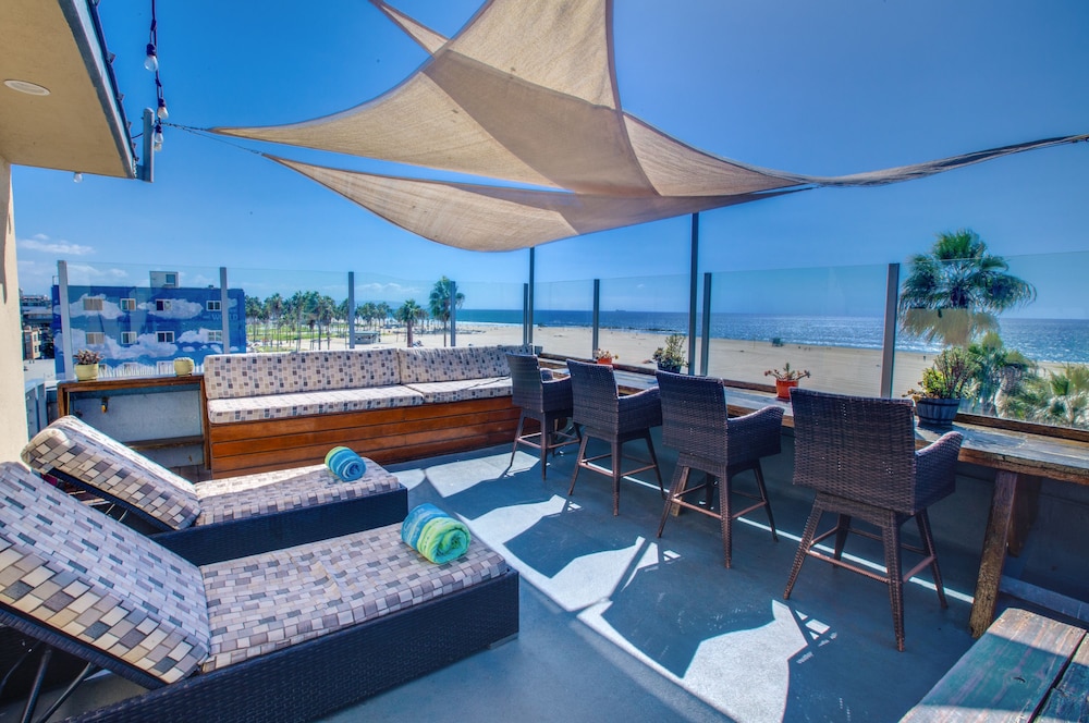 Venice Breeze Suites - photo 39