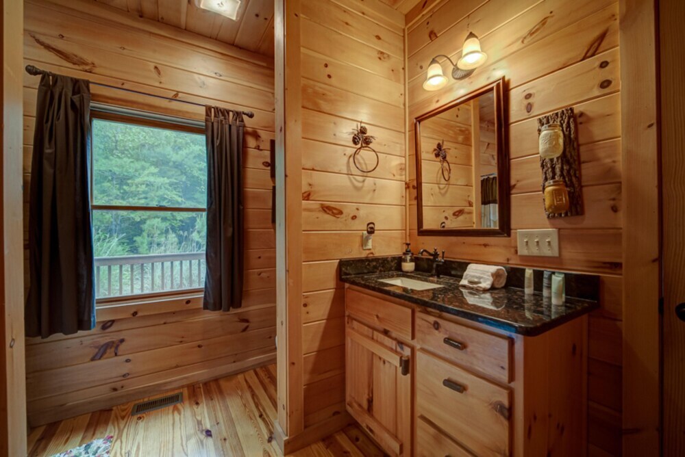 Wolf Mountain Hideaway — Wolf Creek — photo 4