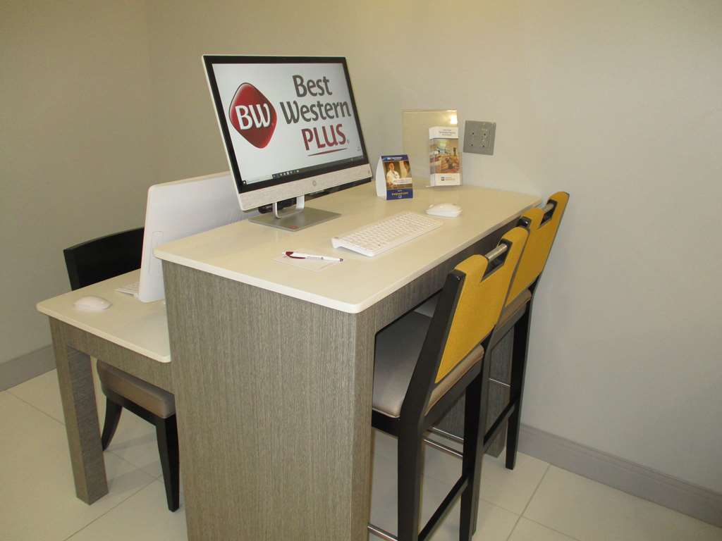 Best Western Plus Bloomington East Hotel - photo 16