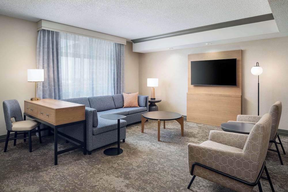 Embassy Suites by Hilton Charleston Airport Convention Ctr - photo 19
