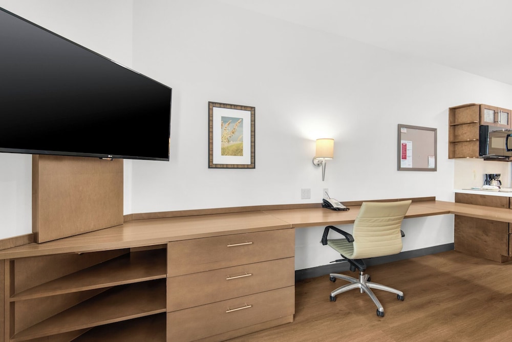 Candlewood Suites Pensacola University Area by IHG - photo 30