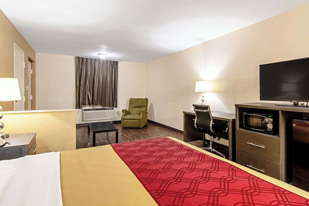 Econo Lodge Inn & Suites Matthews Charlotte - photo 21