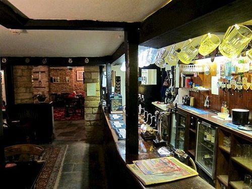 The Manor Arms — hotel in Crewkerne