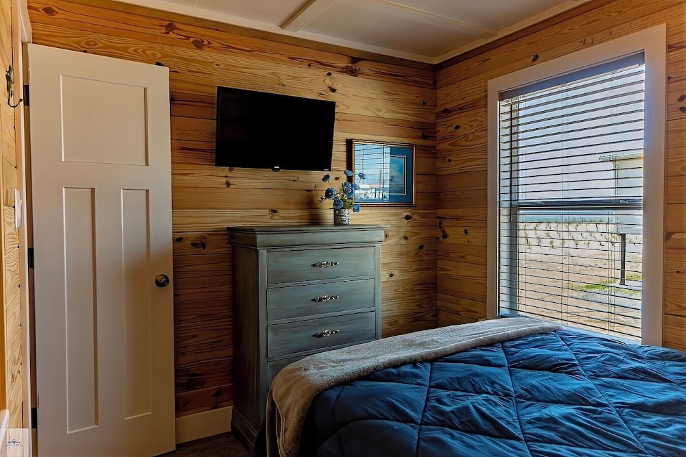 Blue Dolphin Inn and Cottages - photo 22
