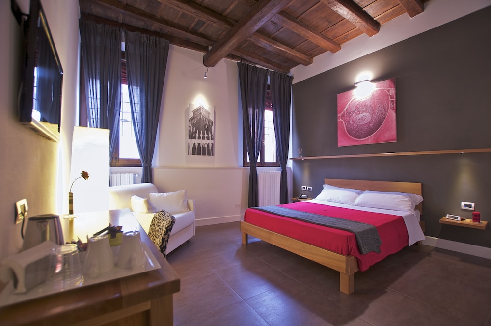 Alkimia Smart Rooms — 4-Star Luxury Hotel in Ferrara, Italy