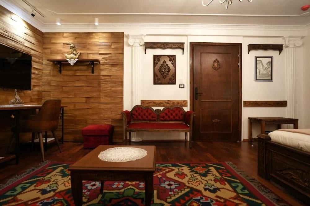 City Street Hotel — Gjirokaster — photo 3