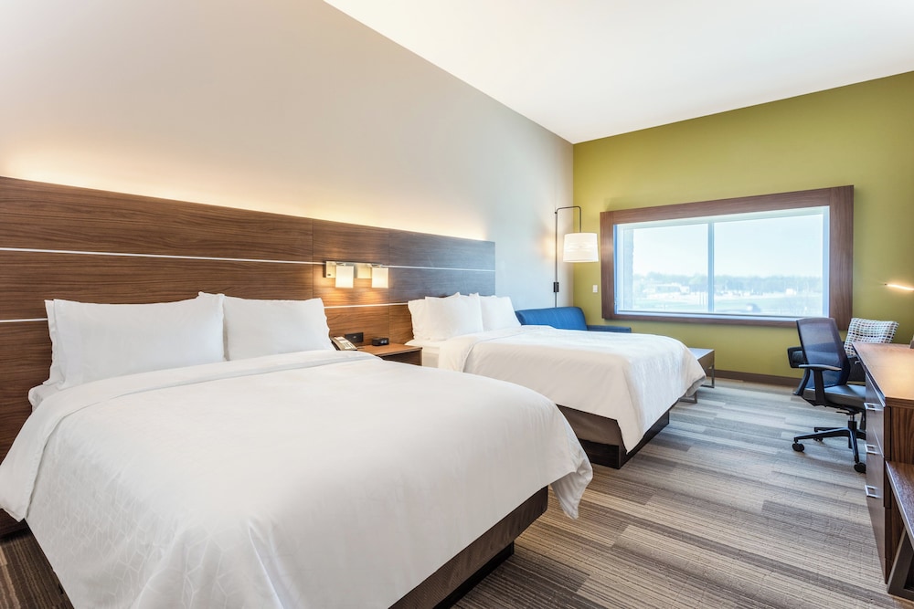 Holiday Inn Express & Suites Springfield North by IHG - photo 5