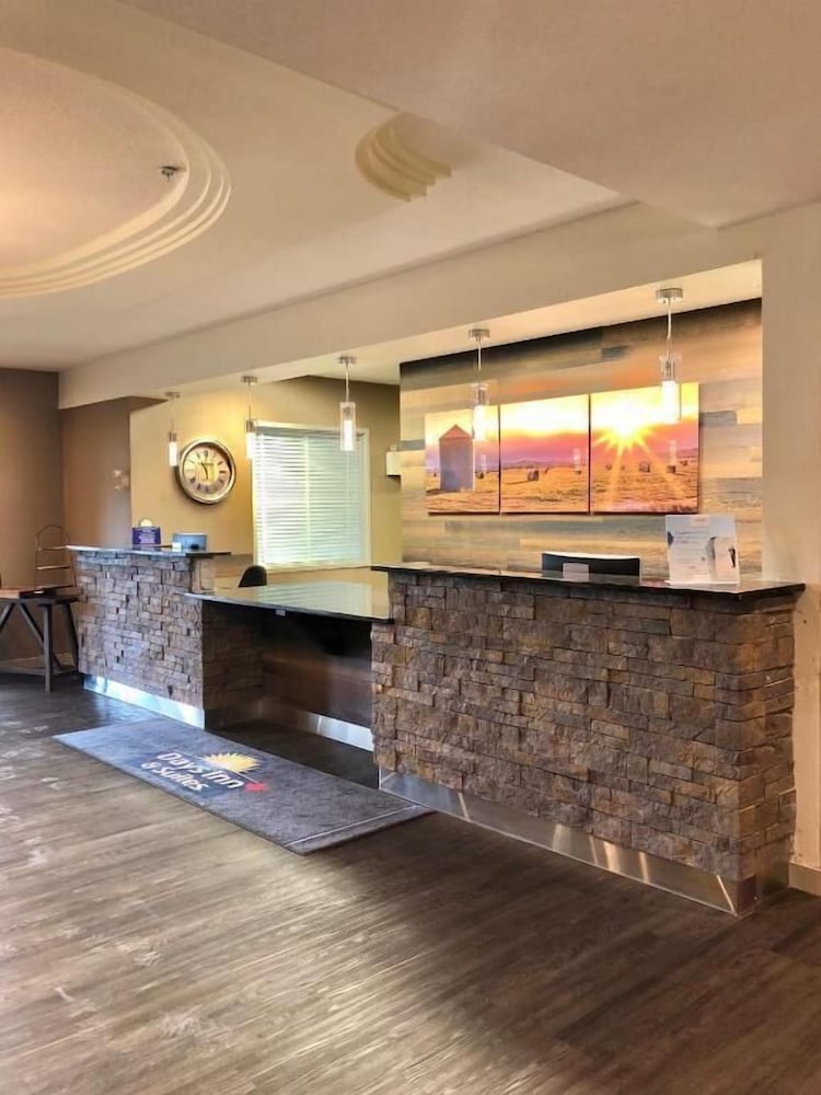 Days Inn & Suites by Wyndham Brooks — Brooks — photo 3