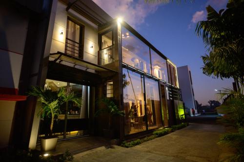 Tana Palm Madagascar — 4-Star Luxury Hotel in Antananarivo, Madagascar