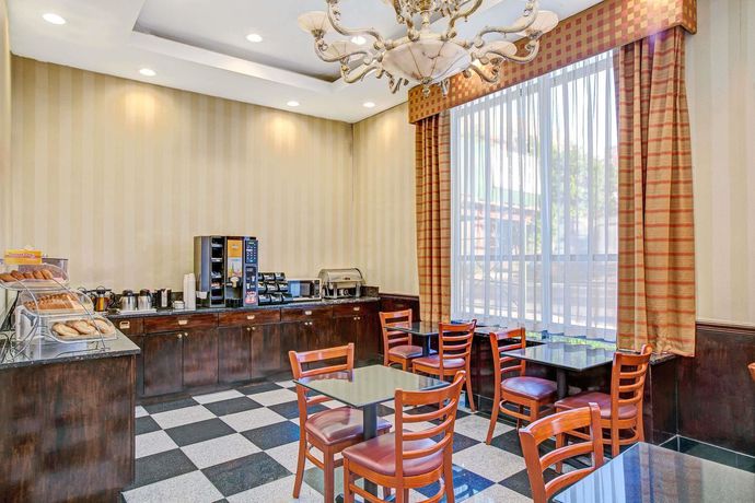 Ramada Jamaica Queens - photo 15