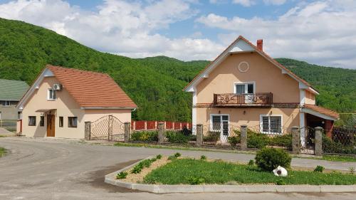 Lara - carbon neutral hotel in Perechyn