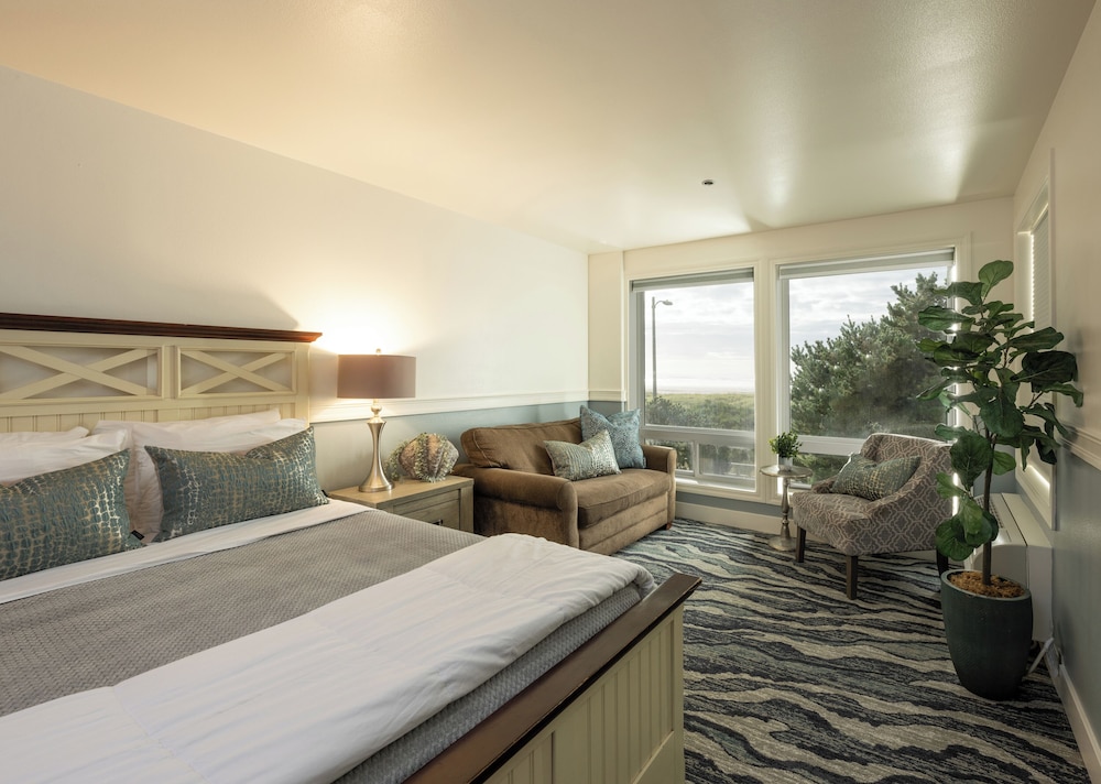 Seaside Oceanfront Inn - photo 29