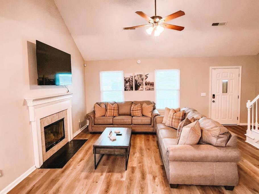 Percy Priest Lake2 Quiet Family Home — 4-Star Luxury Hotel in La Vergne, United States