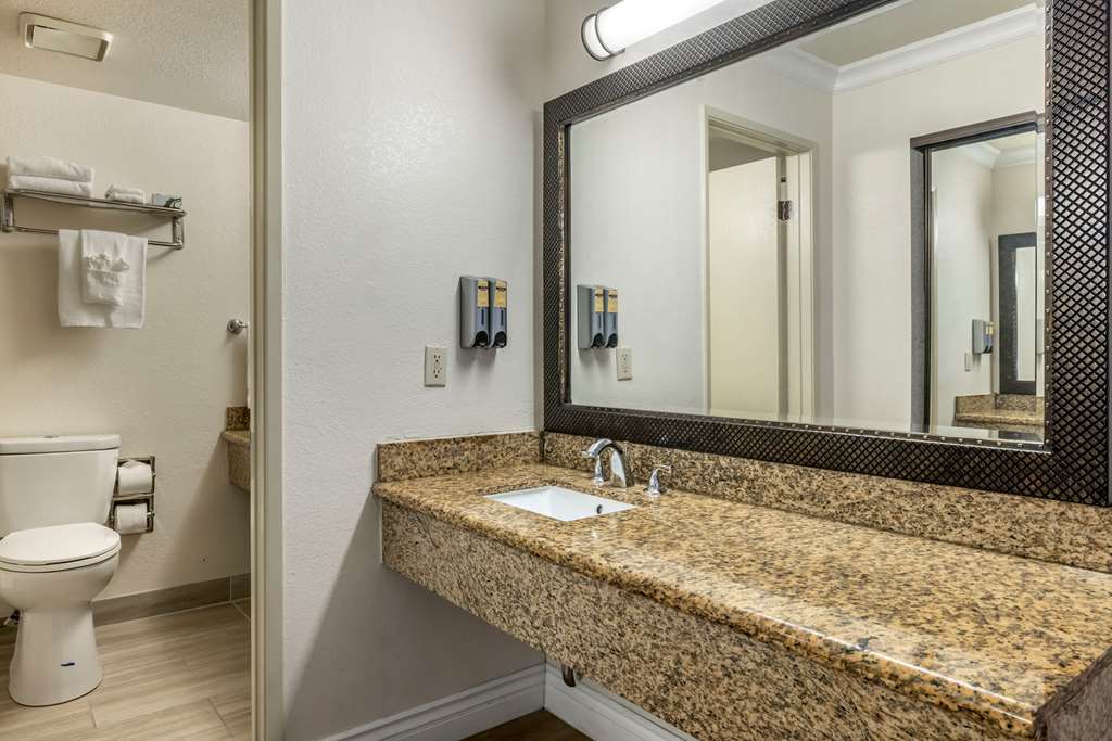 Best Western Plus South Bay Hotel - photo 26
