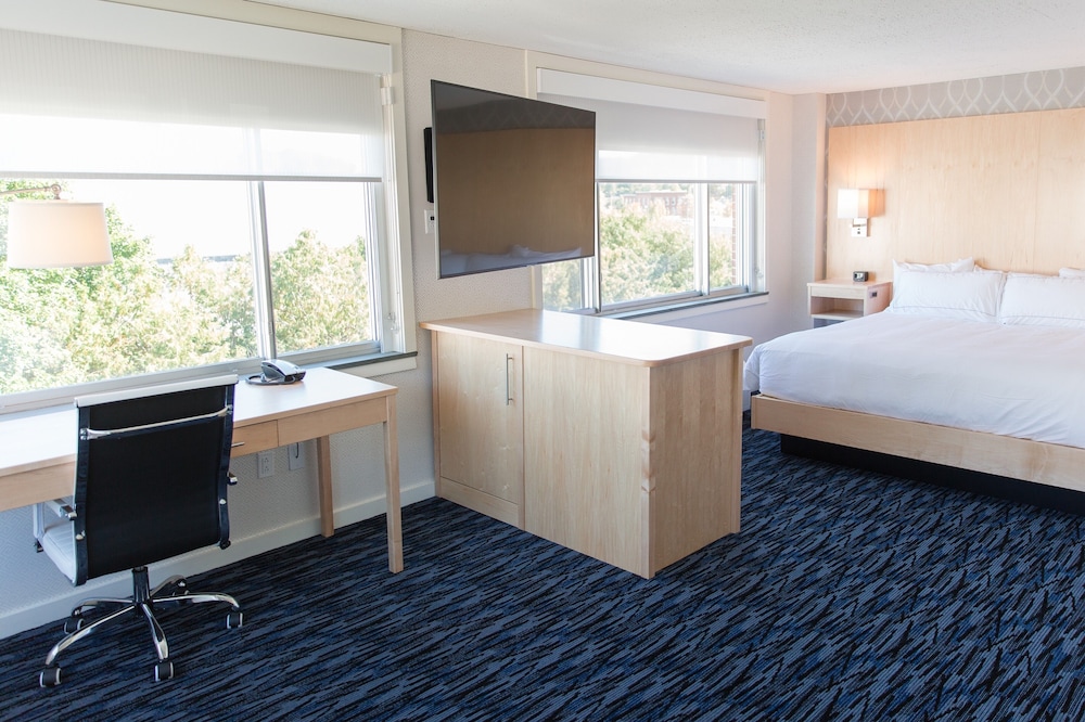 Capitol Plaza Hotel Montpelier Tapestry Collection by Hilton - photo 6