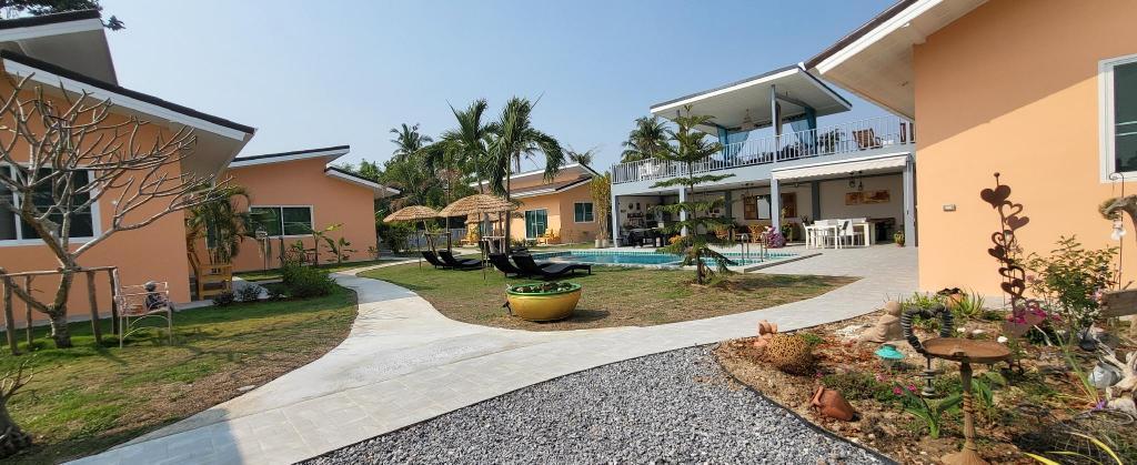 Sunset Homestay — 4-Star Luxury Hotel in Cha-Am, Thailand