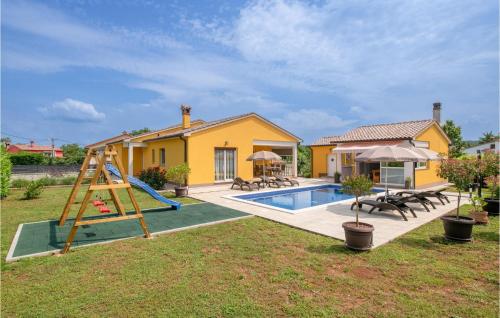 3 Bedroom Stunning Home In Labin — 4-Star Luxury Hotel in Labin, Croatia