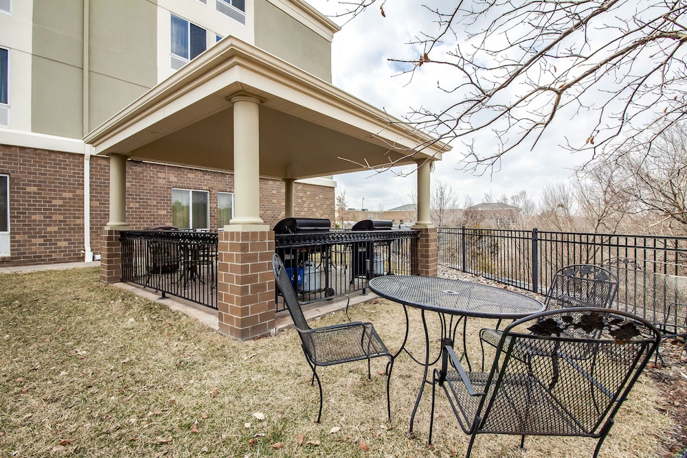 Candlewood Suites Lincoln by IHG - photo 25