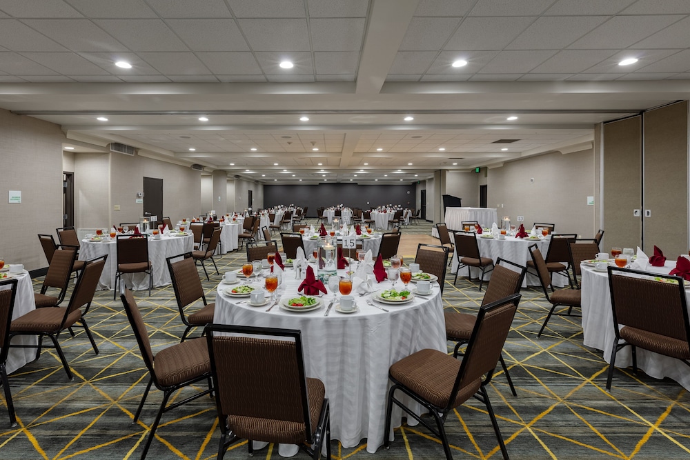 Holiday Inn Hotel & Suites Atlanta Airport North by IHG - photo 59