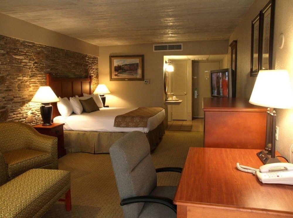 Inn of the Hills Resort and Conference Center - photo 14