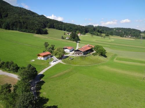 Ferienwohnung Jagdhäusl — 4-Star Luxury Hotel in Bernau Am Chiemsee, Germany