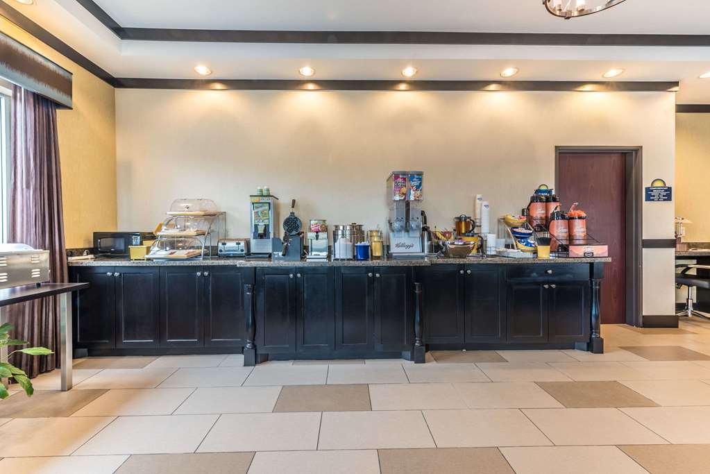Days Inn & Suites by Wyndham Mineral Wells - photo 14