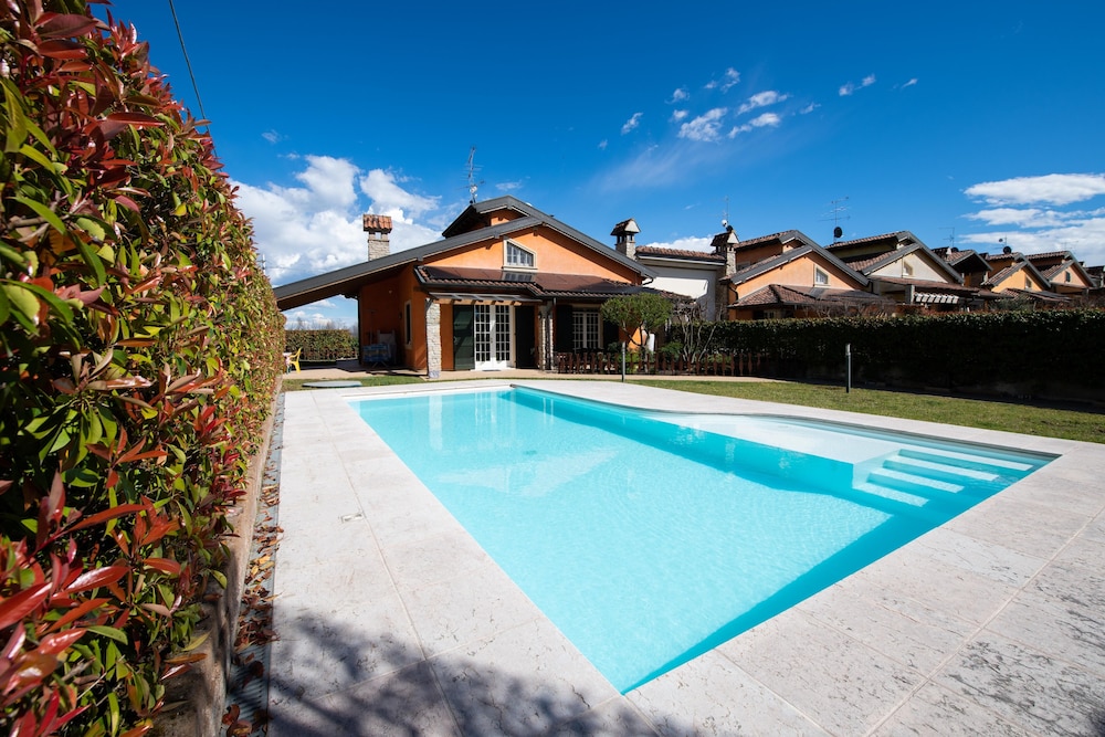 Villa San Martino — 4-Star Luxury Hotel in Desenzano Del Garda, Italy