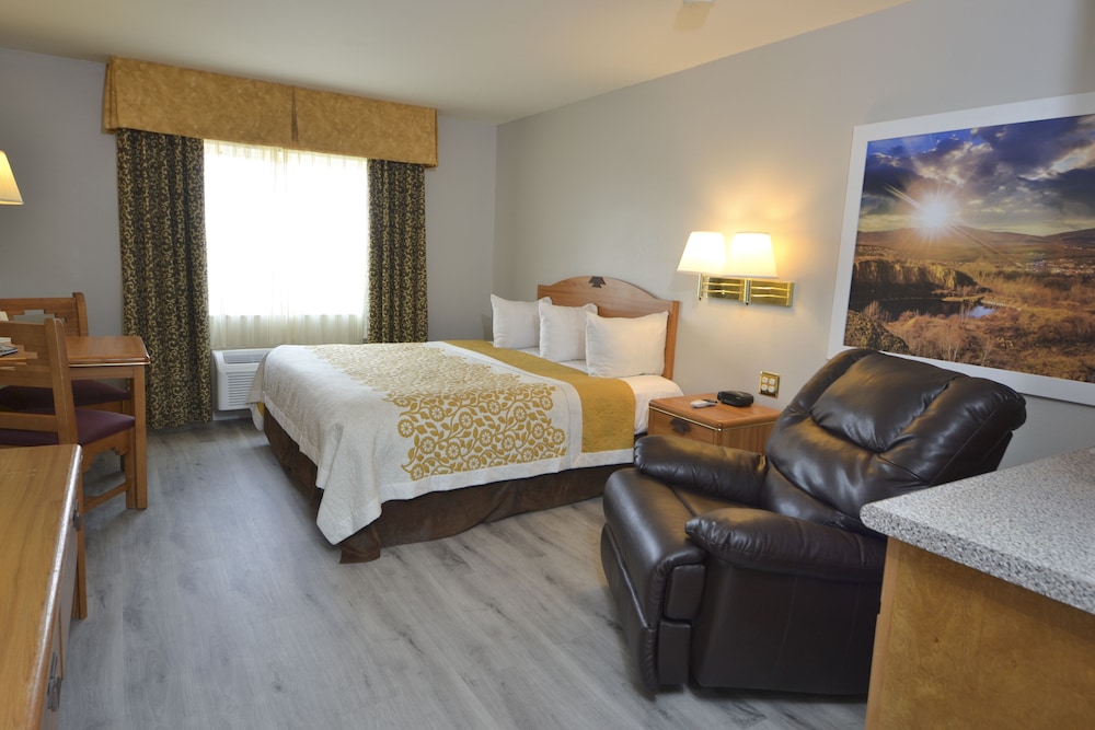 Days Inn & Suites by Wyndham Airport Albuquerque - photo 8