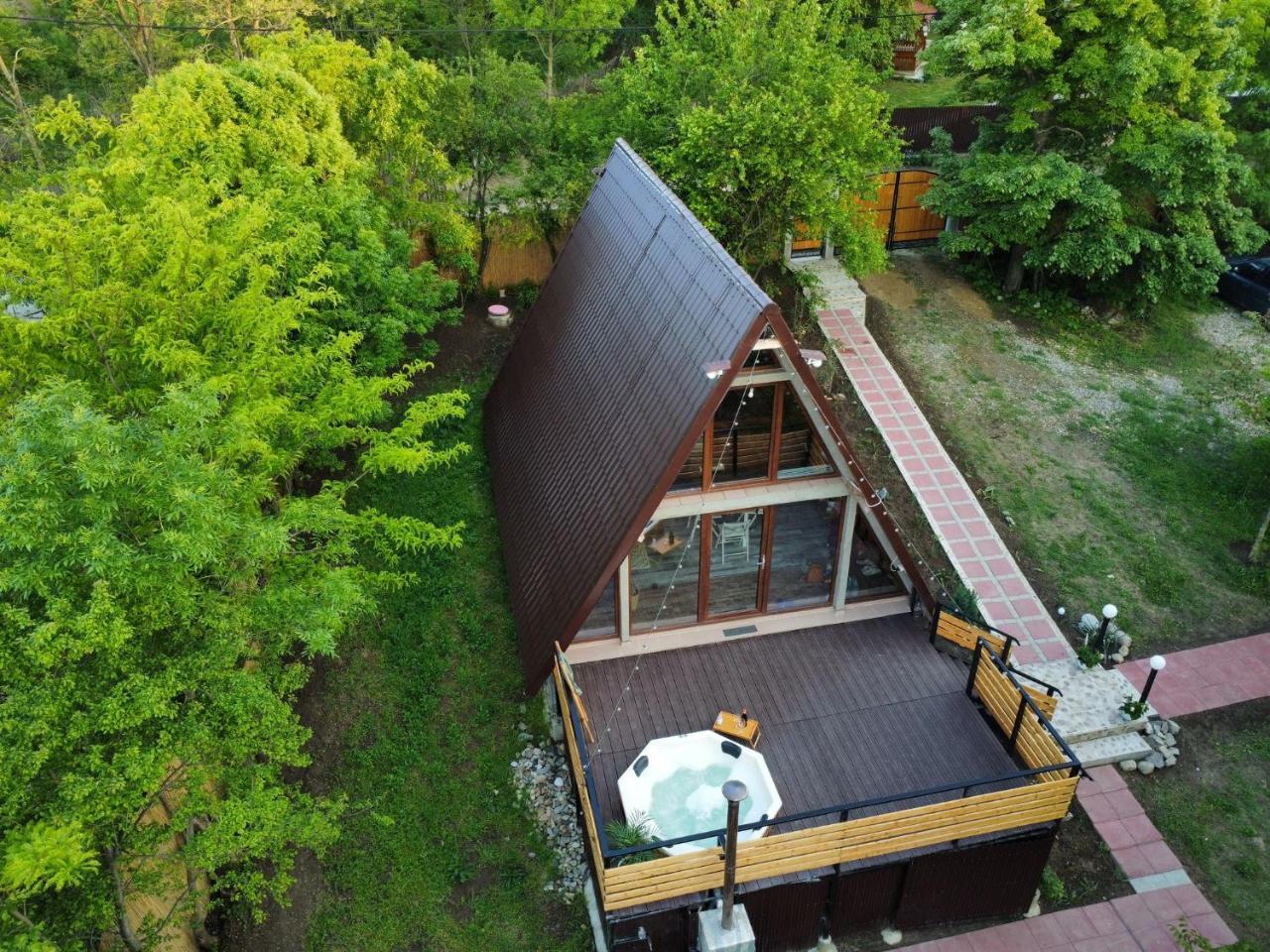 Tiny A Frame Cabana Vlad - carbon neutral hotel in Unknown City