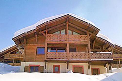 Chalet Amitie — 4-Star Luxury Hotel in Les Gets, France