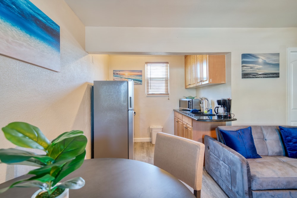 Camelot Beach Suites - photo 13