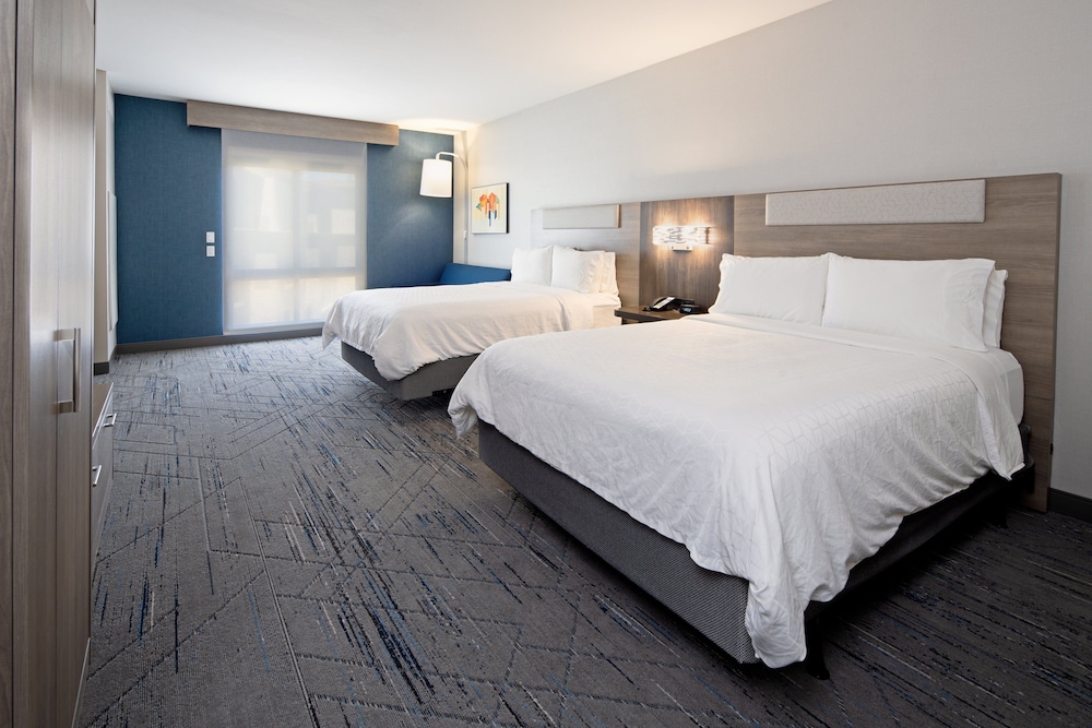Holiday Inn Express & Suites Valencia Santa Clarita by IHG - photo 15
