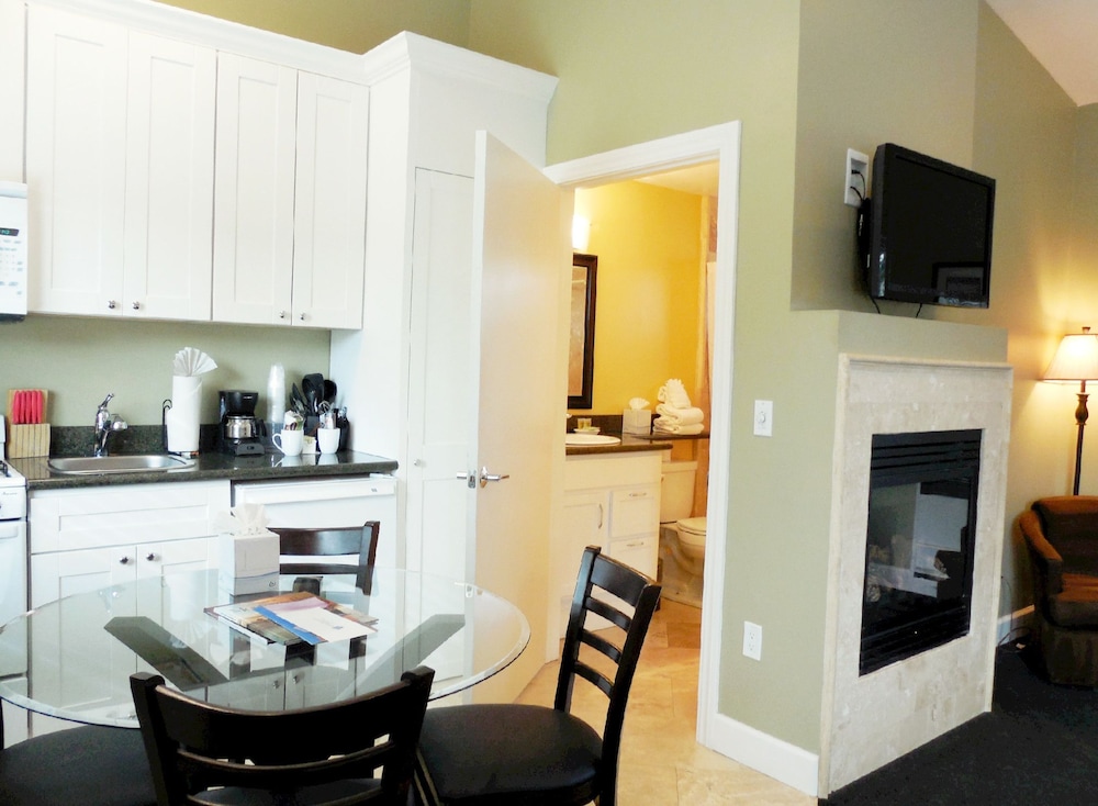 Sea Breeze Inn And Cottages - photo 36
