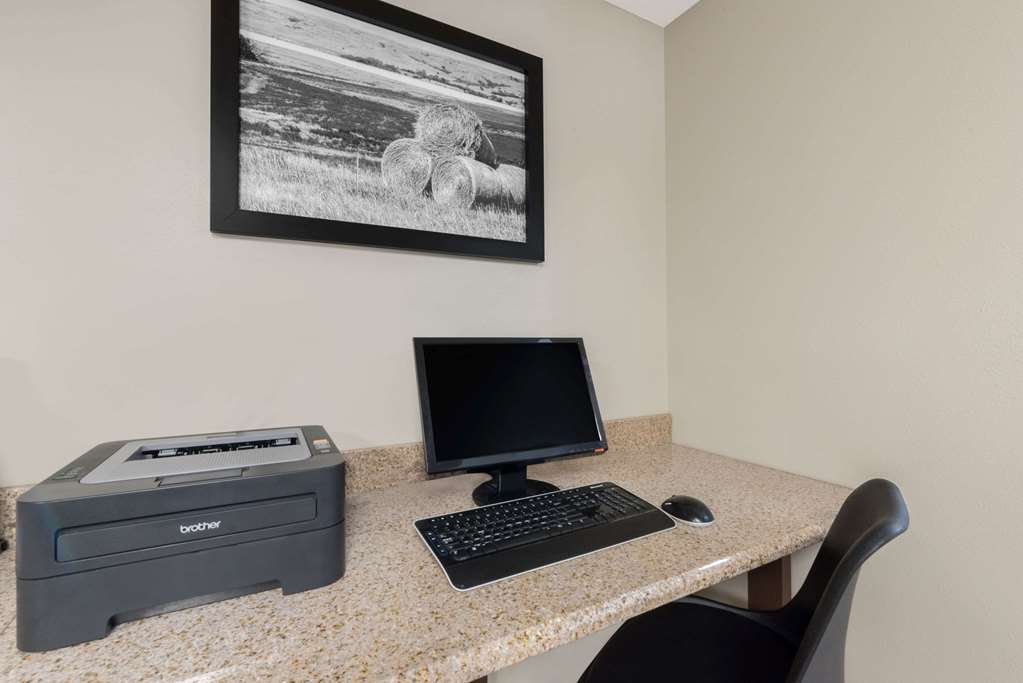 Super 8 by Wyndham Pierre SD - photo 16