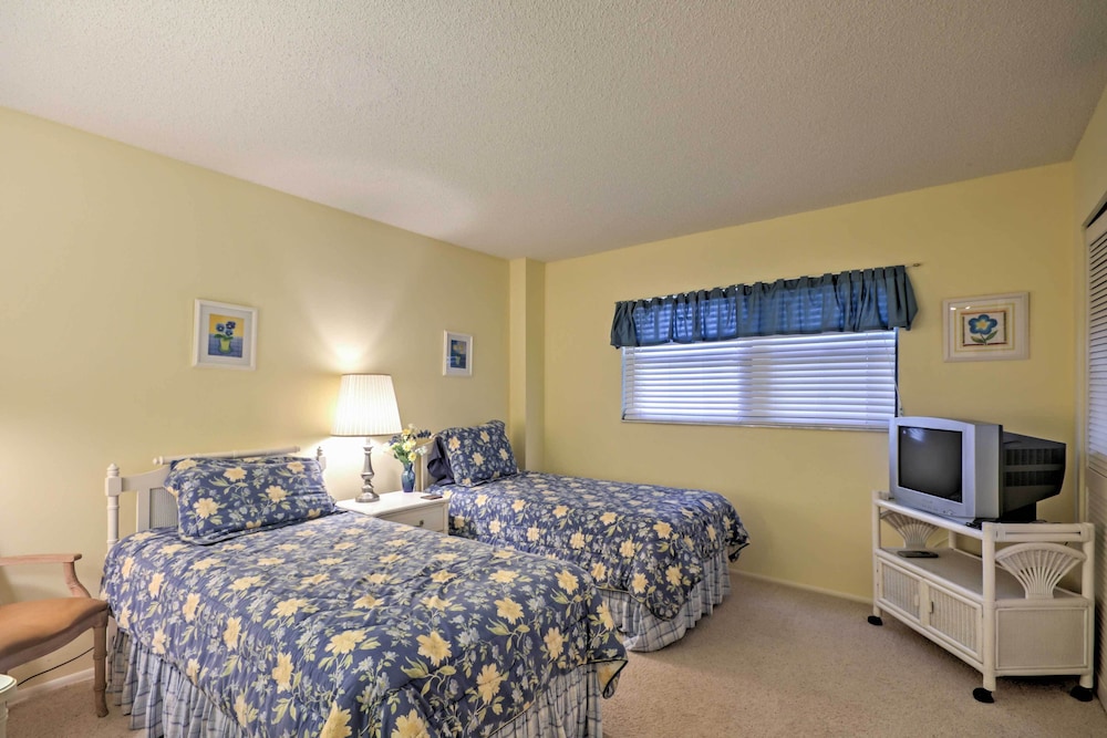 Beachfront Sarasota Resort Condo Siesta Key View - photo 5