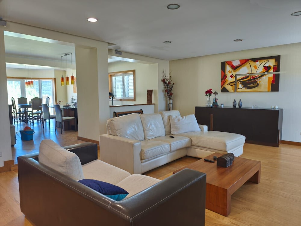 2 Floors Villa Close Apulia Beach — 4-Star Luxury Hotel in Esposende, Portugal